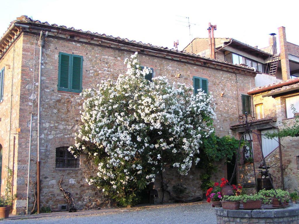 Agriturismo Santa Croce ซานจีมิญญาโน ภายนอก รูปภาพ
